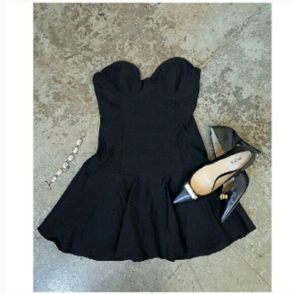 Nasty Gal Dark Romance Flirty Strapless Sweetheart Fit & Flare Mini Dress - Picture 4 of 4